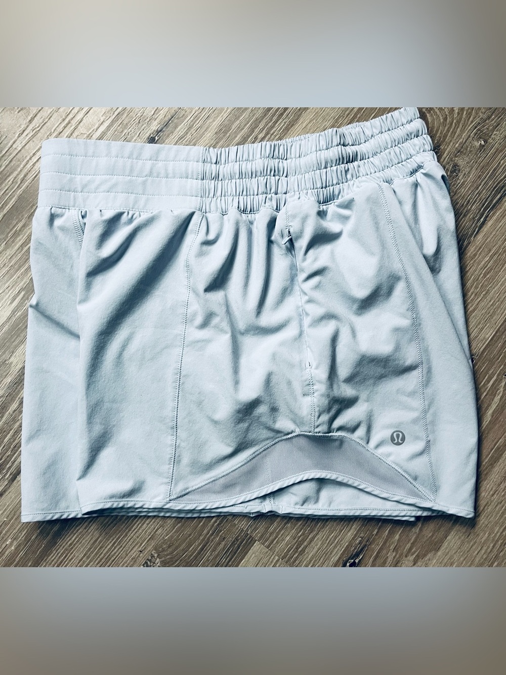 NWOT Lululemon hottie hot shorts/10